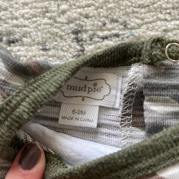 MudPie Camo Outfit with Buffalo Check Moose - Picture 4 of 4